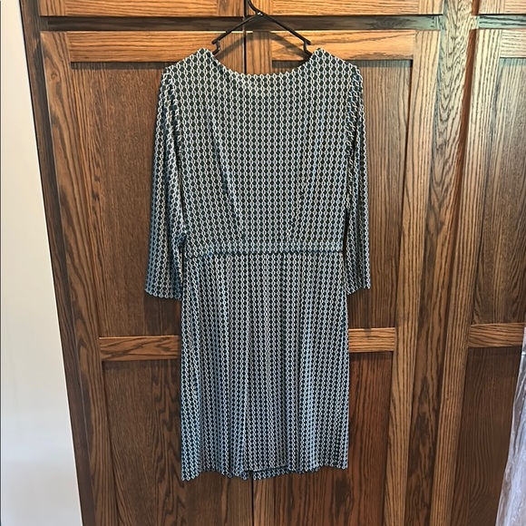 Green Chain Patterned Dress - Picture 2 of 5